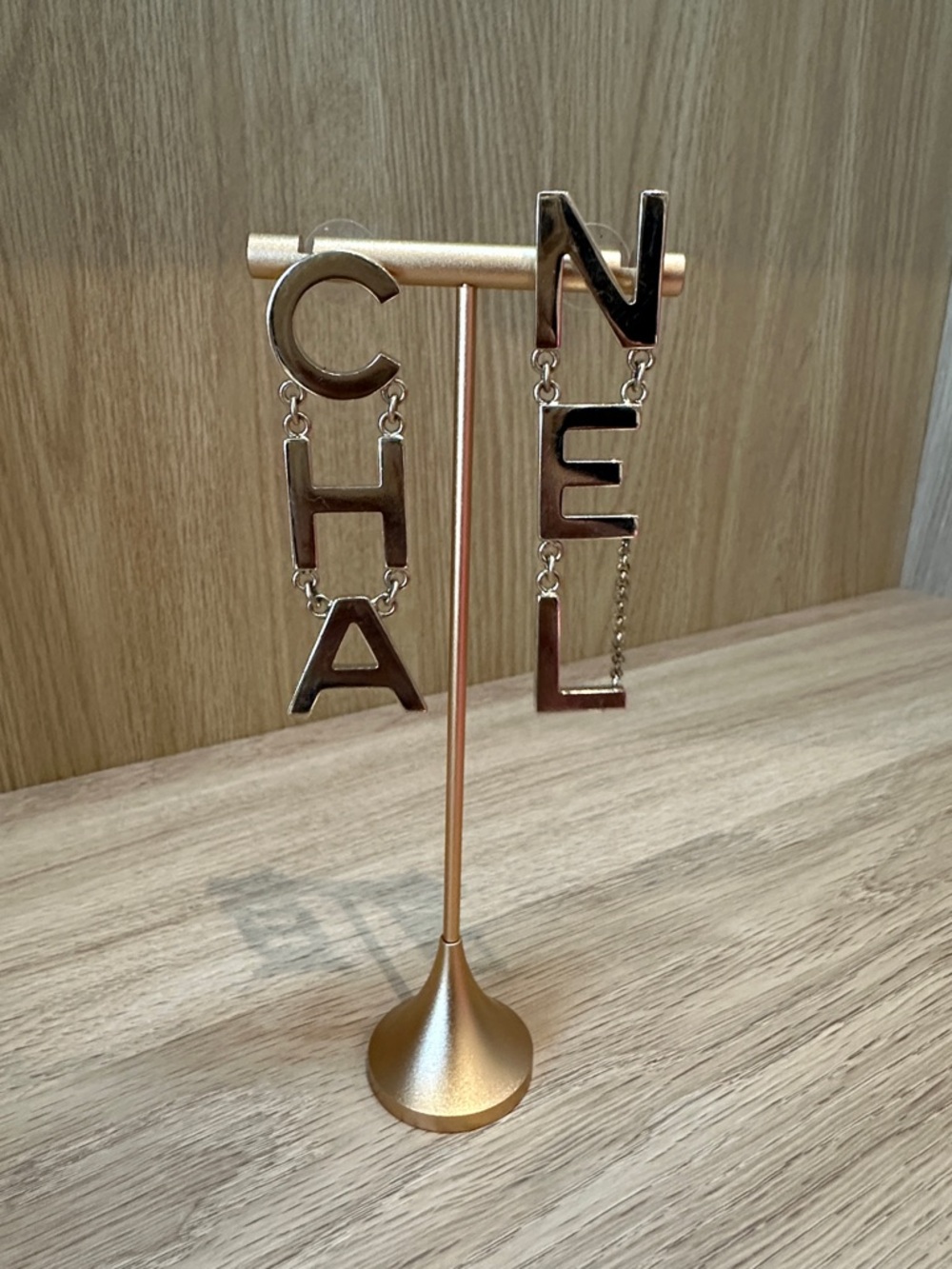 CHANEL Run way Gold Letter Hanging Jewelry Display